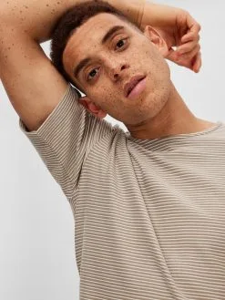 Selected Homme T-shirts Shirt Sobb Heren Kaki -Selected Homme Groot Warenhuis c5e5f0b3fd3252251500c870d1aec754